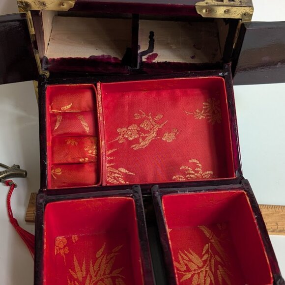 Vtg Asian Chinese Hand Carved Jade Stone Brass Wood Jewelry Trinket Box W/ Lock - Picture 6 of 13